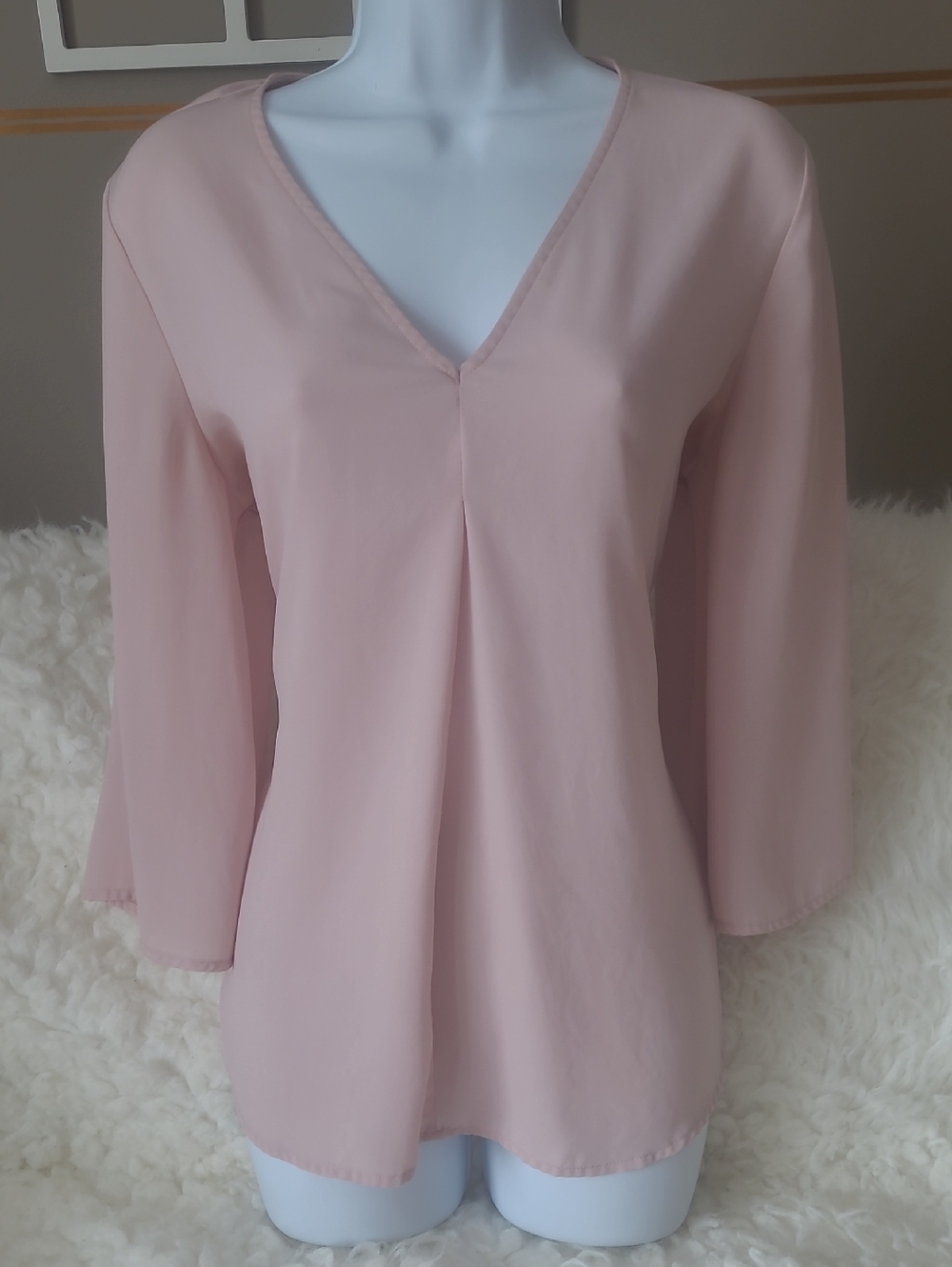 Le Chateau Women's V-Neck Blush Pink Long-Sleeve Top